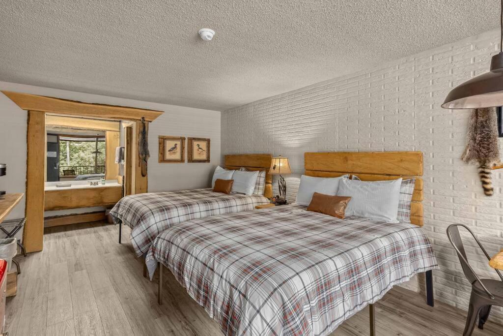 Stonegate Lodge 2 Queen Beds Fast Wifi 50In Tv Salt Water Pool Room # 305 ユリーカ・スプリングス エクステリア 写真